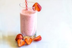 Dr. Sarah’s Super Smoothie Recipe (Good Fats + Protein!)
